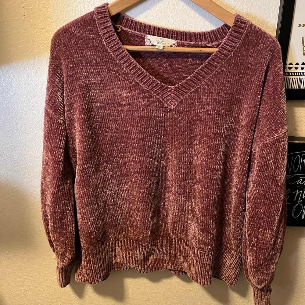 Pink Rose V-Neck Chenille Sweater - Maroon